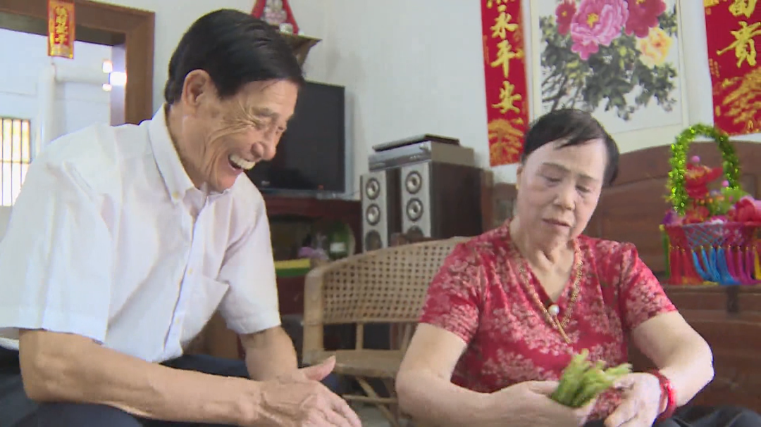 传播文明正能量 “金婚”夫妻：家乡有最浪漫的事 (7).png