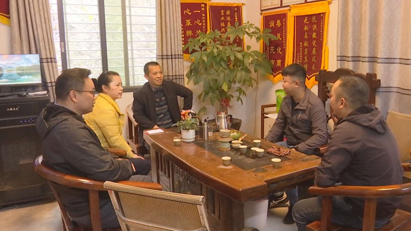 2.4陈丽慰问 (4).png